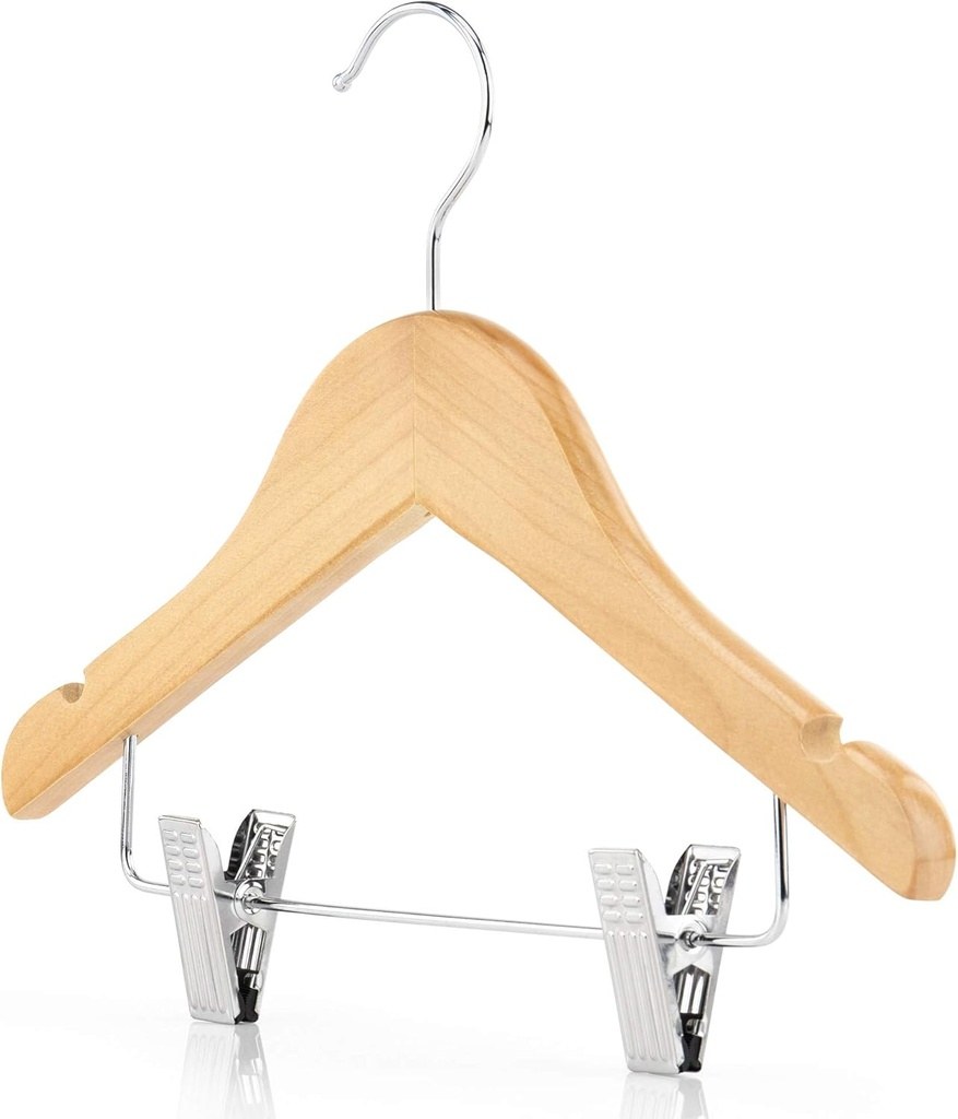 PERCHA MADERA NIÑO LUSTRADA CON BROCHES